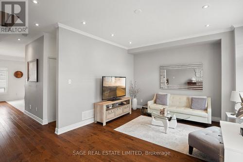 57 Market Garden Mews, Toronto, ON - Indoor Photo Showing Living Room