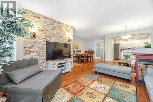 340 Sardinia Drive, Mississauga, ON - Indoor Photo Showing Living Room With Fireplace