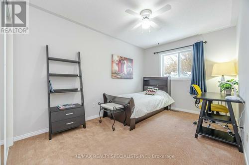 340 Sardinia Drive, Mississauga, ON - Indoor Photo Showing Bedroom