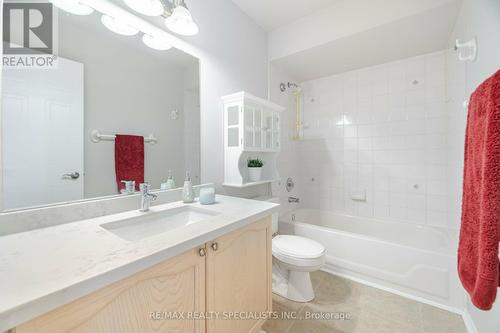 340 Sardinia Drive, Mississauga, ON - Indoor Photo Showing Bathroom