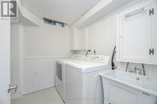 340 Sardinia Drive, Mississauga, ON - Indoor Photo Showing Laundry Room