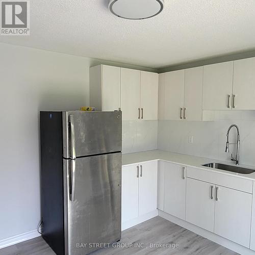 2 - 296 Viewmount Street, Oshawa, ON - Indoor Photo Showing Kitchen