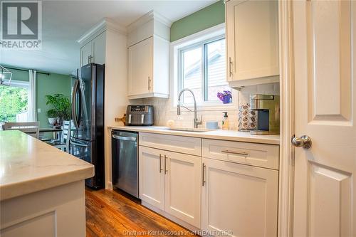 83 Smithfield Circle, Chatham, ON - Indoor Photo Showing Kitchen