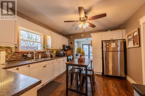 335 Bloor St W, Sault Ste. Marie, ON - Indoor Photo Showing Kitchen With Double Sink