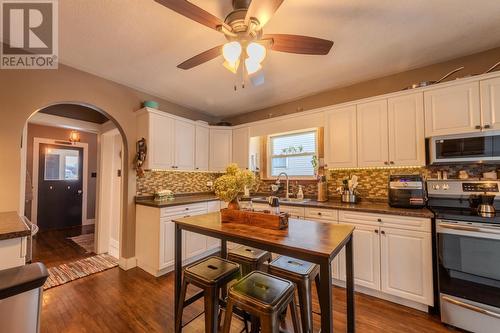 335 Bloor St W, Sault Ste. Marie, ON - Indoor Photo Showing Kitchen