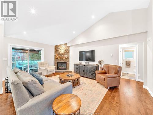 132 Prince Albert Street North, Kingsville, ON - Indoor Photo Showing Living Room With Fireplace