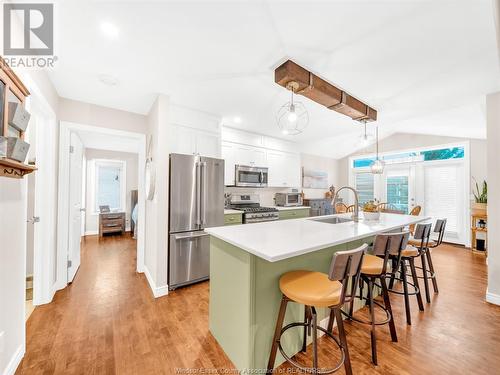 132 Prince Albert Street North, Kingsville, ON - Indoor Photo Showing Kitchen With Upgraded Kitchen