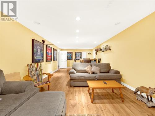 132 Prince Albert Street North, Kingsville, ON - Indoor Photo Showing Living Room