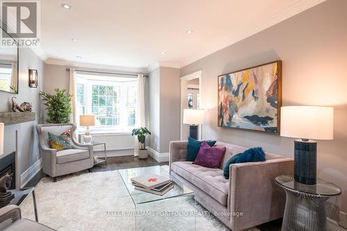 73 Hanna Road, Toronto, ON - Indoor Photo Showing Living Room