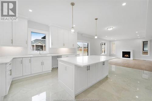 137 Tuscany, Chatham, ON - Indoor Photo Showing Kitchen With Upgraded Kitchen