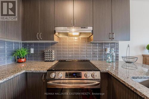 9 - 279 Danzatore Path, Oshawa (Windfields), ON - Indoor Photo Showing Kitchen With Upgraded Kitchen