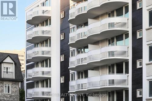 708 - 11 Walmer Street, Toronto, ON - Outdoor With Balcony With Facade