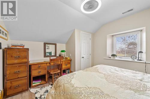 369 Road 7051, Frontenac Islands (The Islands), ON - Indoor Photo Showing Bedroom