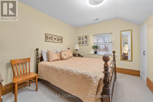 369 Road 7051, Frontenac Islands (The Islands), ON - Indoor Photo Showing Bedroom