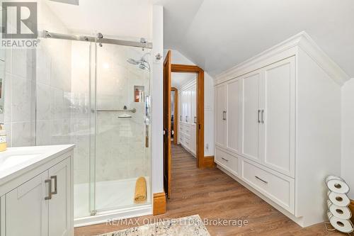 369 Road 7051, Frontenac Islands (The Islands), ON - Indoor Photo Showing Bathroom