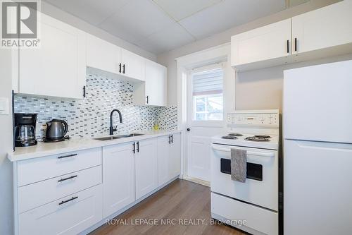 6145 Main Street, Niagara Falls (216 - Dorchester), ON - Indoor Photo Showing Kitchen