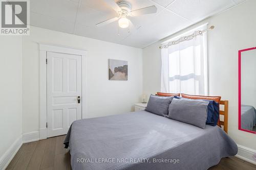 6145 Main Street, Niagara Falls (216 - Dorchester), ON - Indoor Photo Showing Bedroom