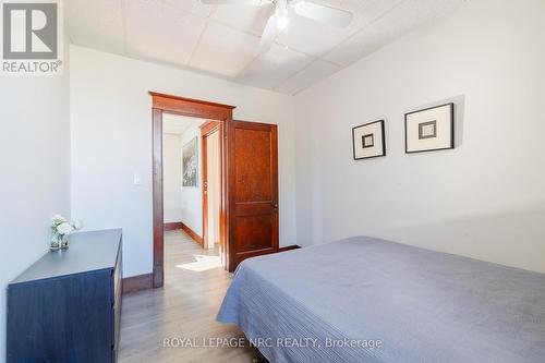 6145 Main Street, Niagara Falls (216 - Dorchester), ON - Indoor Photo Showing Bedroom