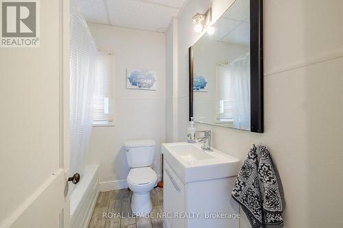 6145 Main Street, Niagara Falls (216 - Dorchester), ON - Indoor Photo Showing Bathroom