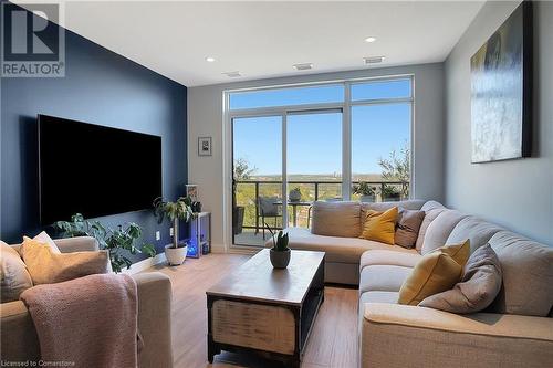 50 Grand Ave S Unit# 2007, Cambridge, ON - Indoor Photo Showing Living Room