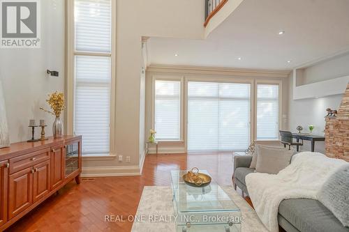 231 Churchill Avenue S, Toronto, ON - Indoor Photo Showing Living Room