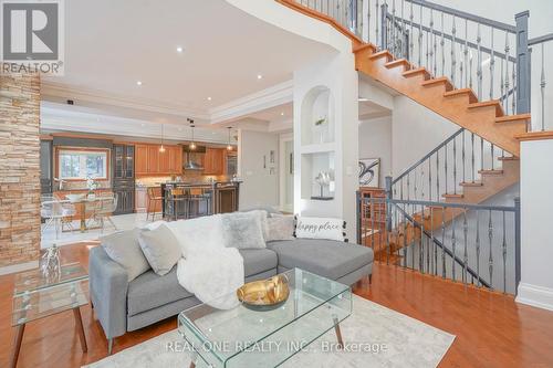 231 Churchill Avenue S, Toronto, ON - Indoor Photo Showing Living Room