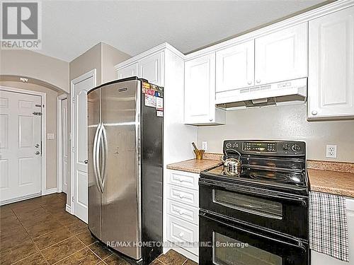 16 Regency Place, Brockville, ON - Indoor Photo Showing Kitchen