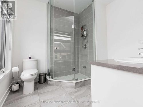 200 Coronation Road, Whitby, ON - Indoor Photo Showing Bathroom