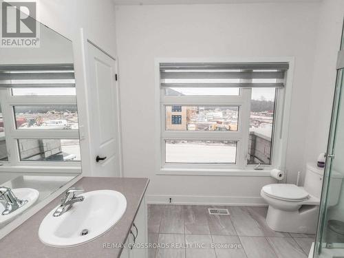 200 Coronation Road, Whitby, ON - Indoor Photo Showing Bathroom