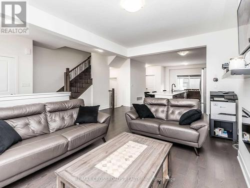 200 Coronation Road, Whitby, ON - Indoor Photo Showing Living Room