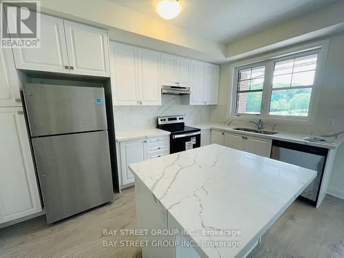 9560 Keele Street, Vaughan, ON - Indoor Photo Showing Kitchen With Double Sink