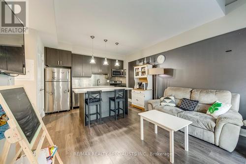 118 - 24 Woodstream Boulevard, Vaughan, ON - Indoor Photo Showing Kitchen With Stainless Steel Kitchen