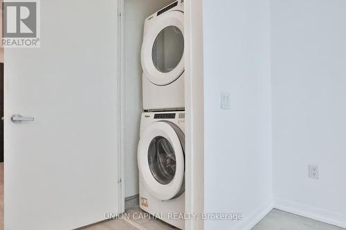 702E - 8868 Yonge Street, Richmond Hill, ON - Indoor Photo Showing Laundry Room