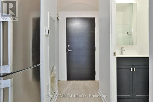 702E - 8868 Yonge Street, Richmond Hill, ON - Indoor Photo Showing Bathroom