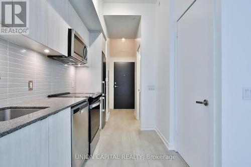 702E - 8868 Yonge Street, Richmond Hill, ON - Indoor Photo Showing Kitchen