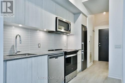 702E - 8868 Yonge Street, Richmond Hill, ON - Indoor Photo Showing Kitchen With Upgraded Kitchen