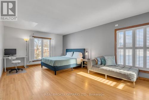 55 Hillside Avenue, Vaughan, ON - Indoor Photo Showing Bedroom