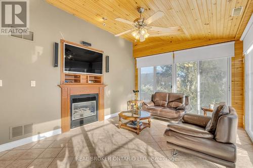 55 Hillside Avenue, Vaughan, ON - Indoor Photo Showing Living Room With Fireplace