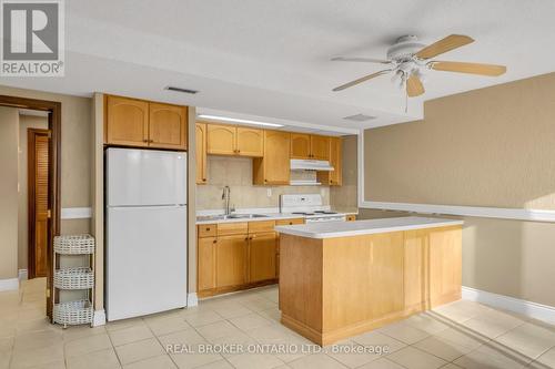 55 Hillside Avenue, Vaughan, ON - Indoor Photo Showing Kitchen With Double Sink