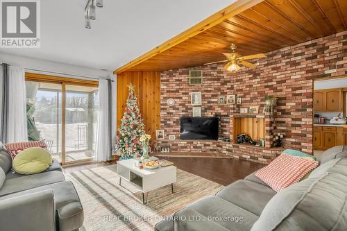 55 Hillside Avenue, Vaughan, ON - Indoor Photo Showing Living Room With Fireplace