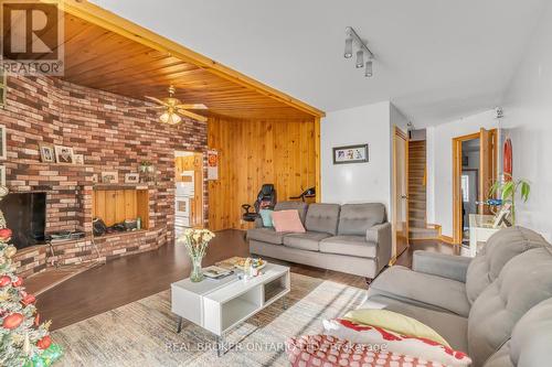 55 Hillside Avenue, Vaughan, ON - Indoor Photo Showing Living Room With Fireplace