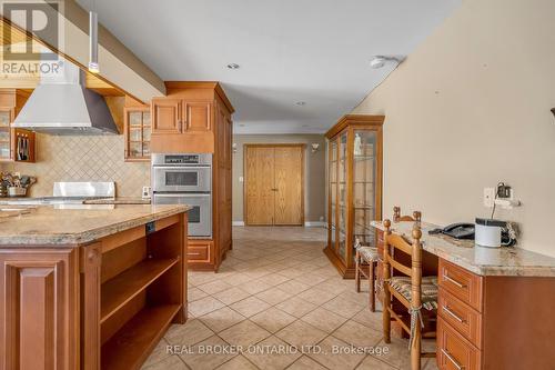 55 Hillside Avenue, Vaughan, ON - Indoor Photo Showing Kitchen