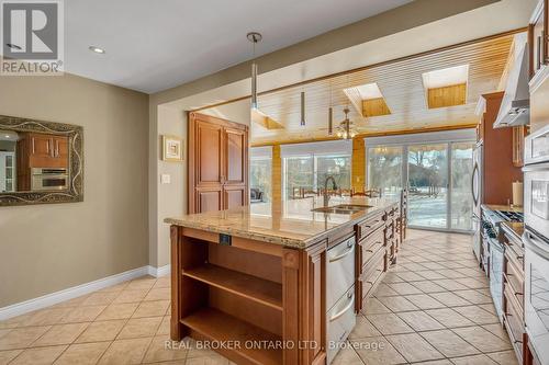 55 Hillside Avenue, Vaughan, ON - Indoor Photo Showing Kitchen