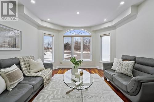 3543 Trelawny Circle, Mississauga, ON - Indoor Photo Showing Living Room