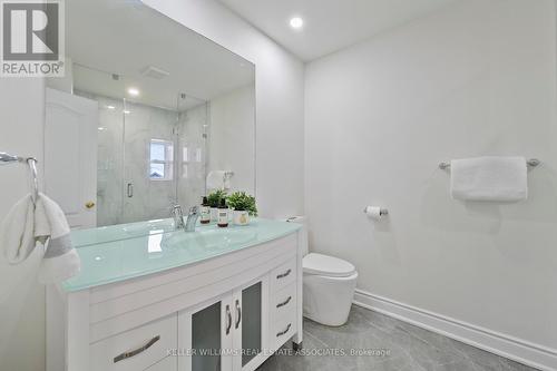 3543 Trelawny Circle, Mississauga, ON - Indoor Photo Showing Bathroom