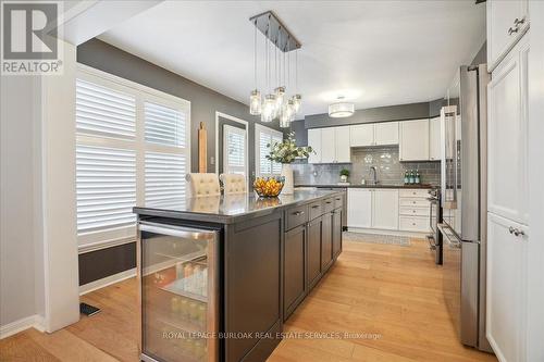 5160 Ridgewell Road E, Burlington, ON - Indoor Photo Showing Kitchen