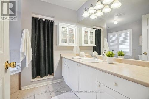 5160 Ridgewell Road E, Burlington, ON - Indoor Photo Showing Bathroom