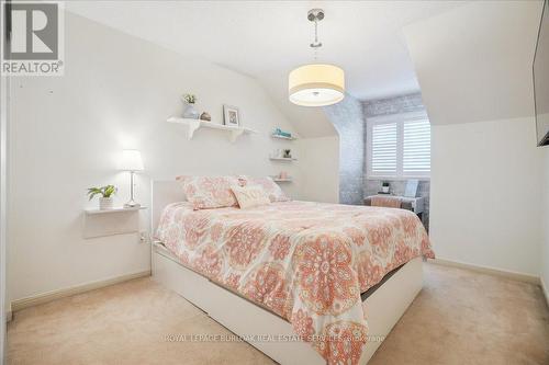 5160 Ridgewell Road E, Burlington, ON - Indoor Photo Showing Bedroom