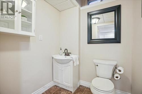 5160 Ridgewell Road E, Burlington, ON - Indoor Photo Showing Bathroom