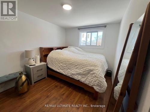 102 Mowat Crescent, Barrie, ON - Indoor Photo Showing Bedroom